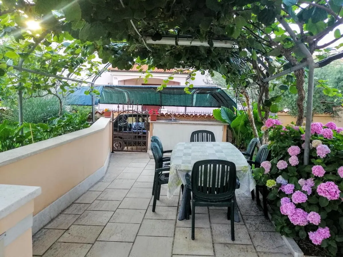 Appartamento Apartman 100M2, Full Opremljen, Privatni Parking. Pola